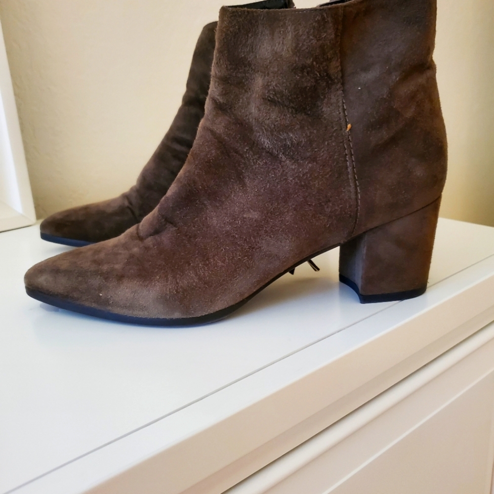 Stuart Weitzman olive green Suede Ankle Boots